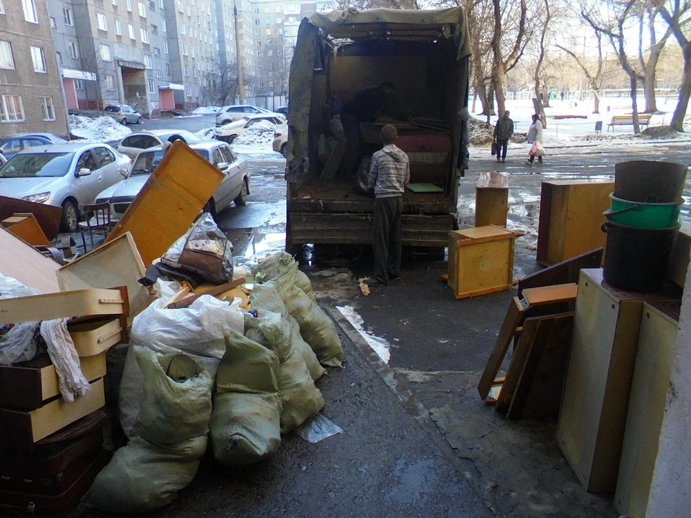 Вывоз мусора из подвала с утилизацией в Перми в октябре