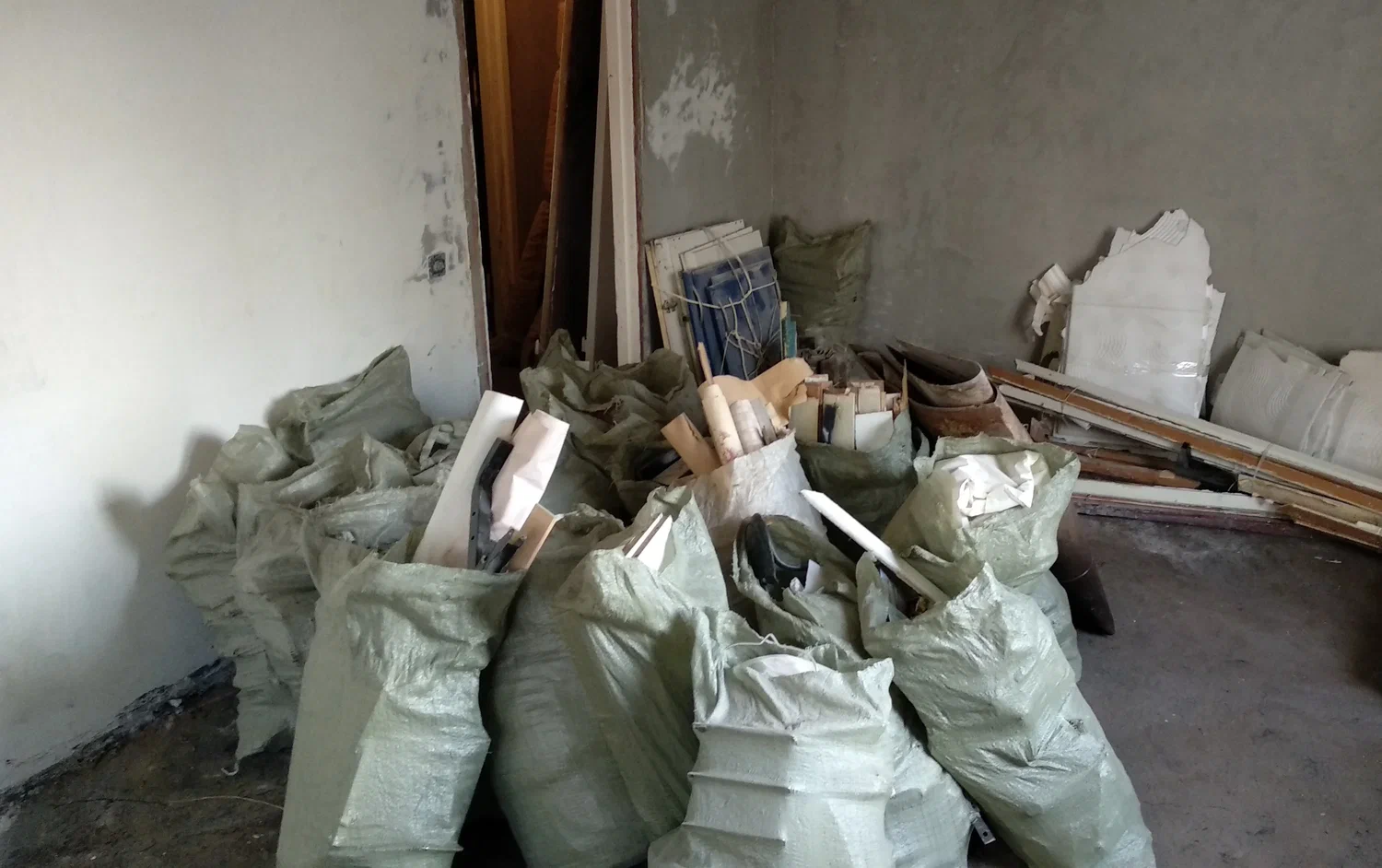 Уборка строительного мусора с вывозом и утилизацией в Перми в октябре