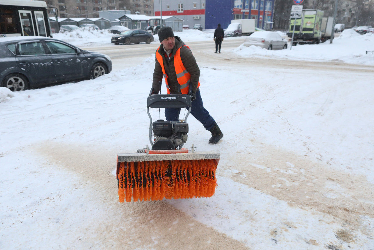 Уборка снега на парковках в Перми – цена от 37 руб. за м2 | ПроМусор – очистка, вывоз, услуги зимой