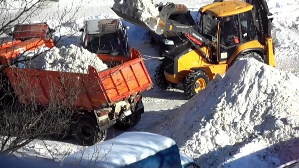 Вывоз снега с погрузкой в Перми для организаций и частных лиц в октябре